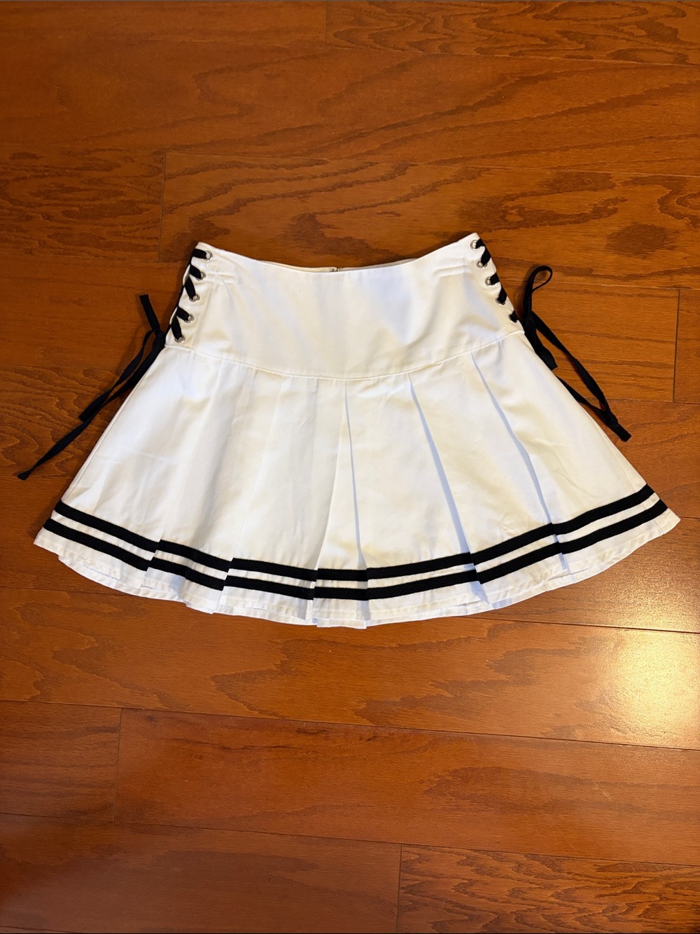 Hot Topic - Sweet Society Skirt